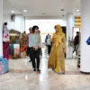 Penjabat Ketua Dekranasda Jawa Barat Amanda Soemedi Bey Machmudin menerima kunjungan dari Dekranasda Provinsi Gorontalo dalam kegiatan Benchmarking, Promosi, dan Bussiness Matching UMKM Fashion di Gedung Dekranasda Jabar, Kota Bandung, Jumat (10/5/2024).(Foto: Biro Adpim Jabar)