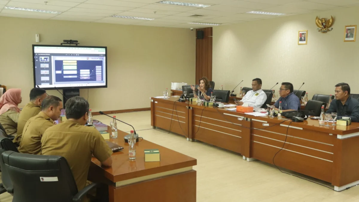 Jajaran Komisi IV DPRD Kota Bogor saat melakukan rapat kerja dengan Disdik Kota Bogor. (Yudha Prananda / Jabar Ekspres)