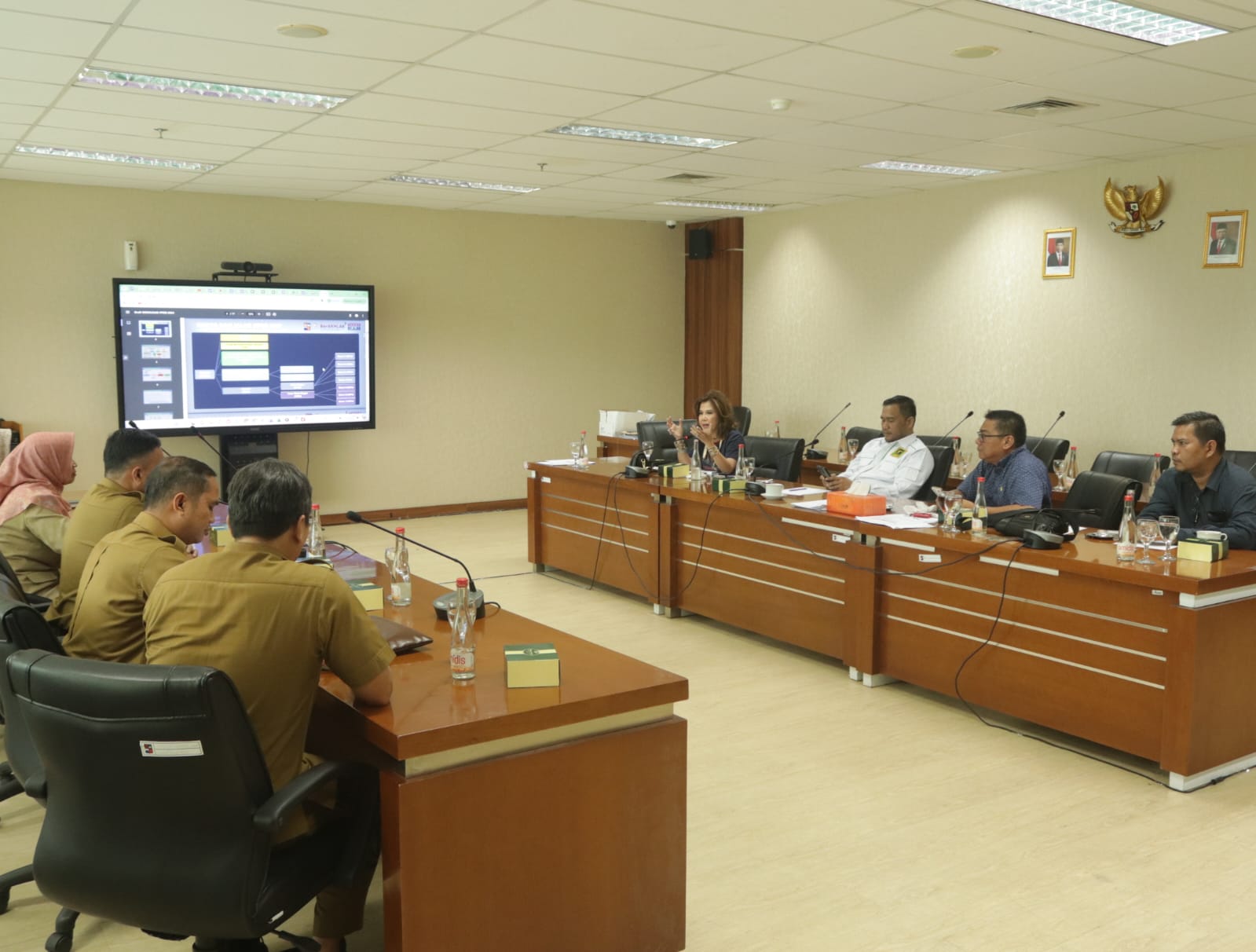 Jajaran Komisi IV DPRD Kota Bogor saat melakukan rapat kerja dengan Disdik Kota Bogor. (Yudha Prananda / Jabar Ekspres)