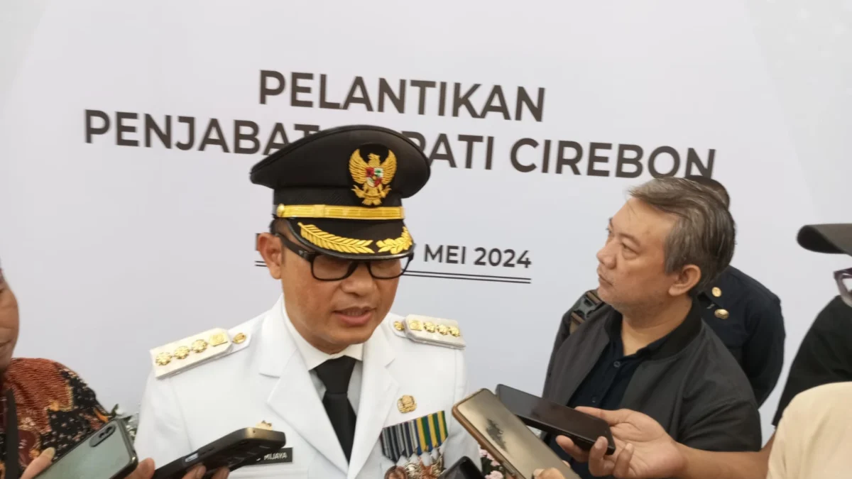 Dok. Pj Bupati Cirebon Wahyu Mijaya usai dilantik. Jum'at (17/5). Foto. Sandi Nugraha.