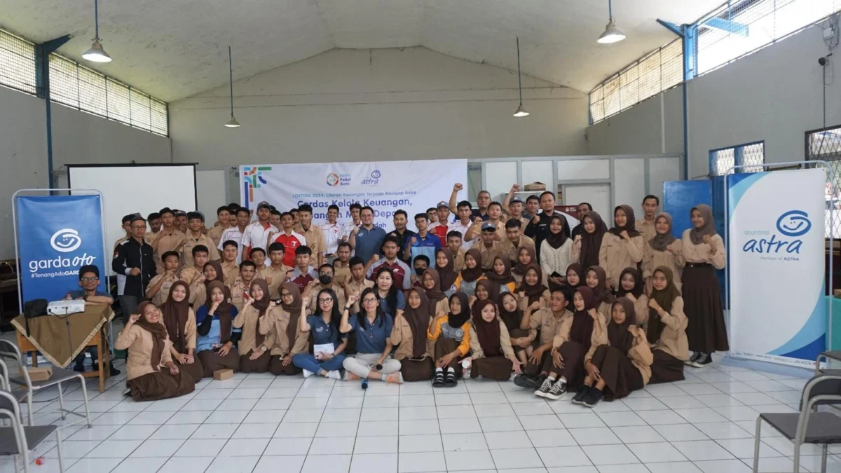LENTERA: Ajak Para Pelajar Pandai Mengelola Keuangan, Asuransi Astra Selenggarakan Literasi Keuangan di SMKN 7 Bandung