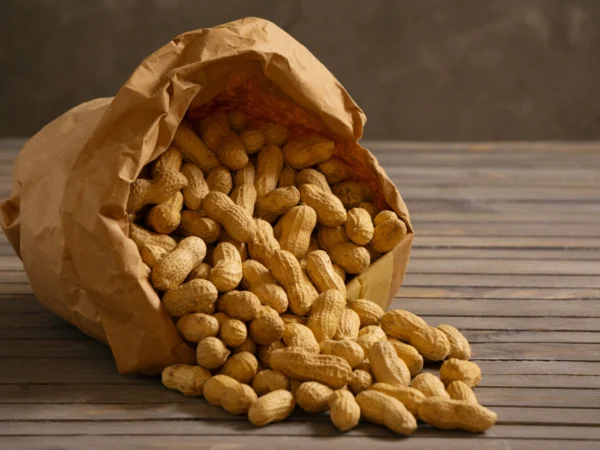 Sering Digunakan Sebagai Bahan Dasar Dalam Berbagai Produk Makanan, Ketahui Bahaya Konsumsi Berlebihan Kacang Tanah (ilustrasi: freepik)
