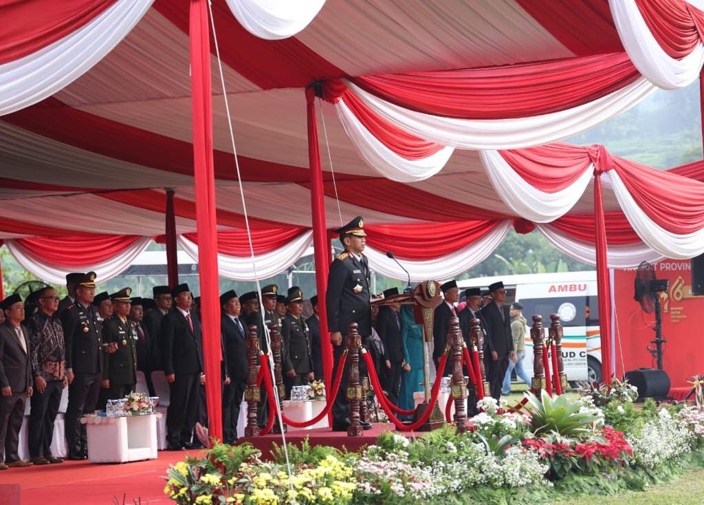 Kapolda Jabar saat menjadi inspektur upacara. Foto : Sandika Fadilah /Jabar Ekspres.com