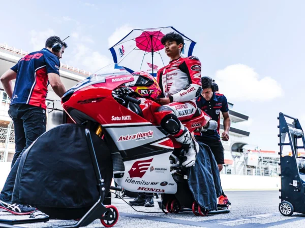 Pebalap Astra Honda Arbi Aditama Siap Taklukan Tantangan Kelas Dunia di GP Catalunya