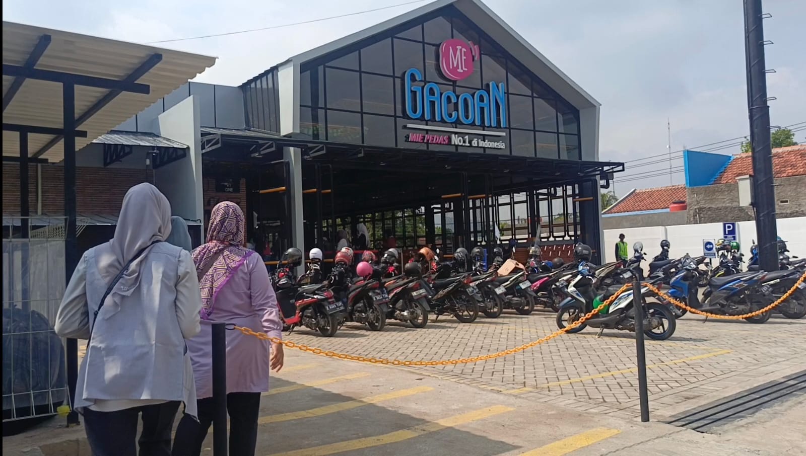 Mie Gacoan telah membuka outletnya di Kota Banjar Jawa Barat baru-baru ini. Diharapkan, bisnis kuliner di Kota Banjar semakin ramai. (Cecep Herdi/Jabar Ekspres)