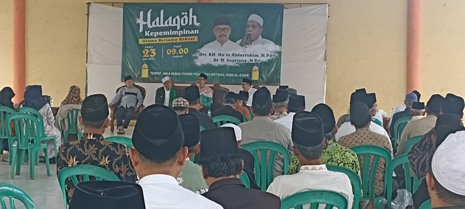 Para tokoh ulama di Kota Banjar berdiskusi untuk mencari sosok figur pemimoin daerah yang ideal, di Miftahul Huda Al Azhar, Citangkolo, Kota Banjar, Jawa Barat. (istimewa)