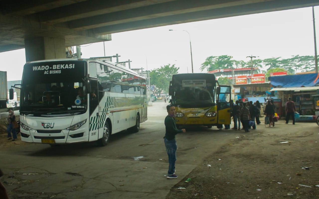 Pemerintah dinilai setengah hati beri aturan batas usia bus/