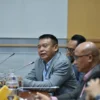 Anggota Komisi I DPR RI Mayjen TNI (p) TB Hasanuddin menyoroti dampak pengoperasian Starlink di Indonesia.
