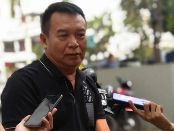 Anggota Komisi I DPR RI Mayjen TNI (p) TB Hasanuddin menegaskan WNI dilarang memiliki status Warga Negara Ganda.