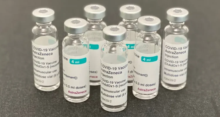 BPOM Terus Memantau Kasus Efek Samping Vaksin AstraZeneca