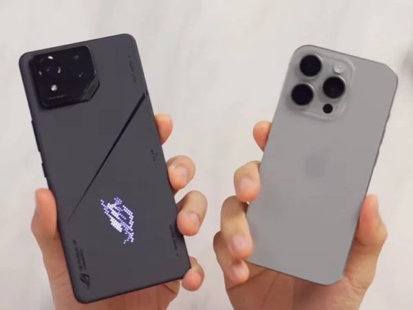 RoG Phone 8 Ultimate vs. iPhone 15 Pro, Mending Mana??