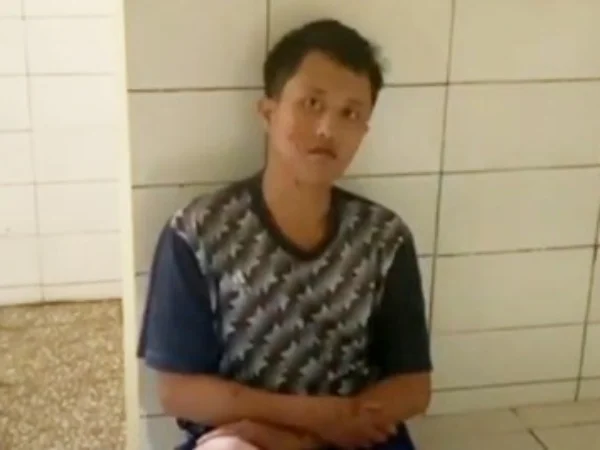 Wajah pelaku R atau Herang yang diduga sebagai pembunuh ibu kandung di Sukabumi.
