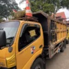 Ilustrasi: Sejumlah armada truk sampah yang terparkir di halaman kantor DLH Kota Bogor, Rabu (22/5). (Yudha Prananda / Jabar Ekspres)
