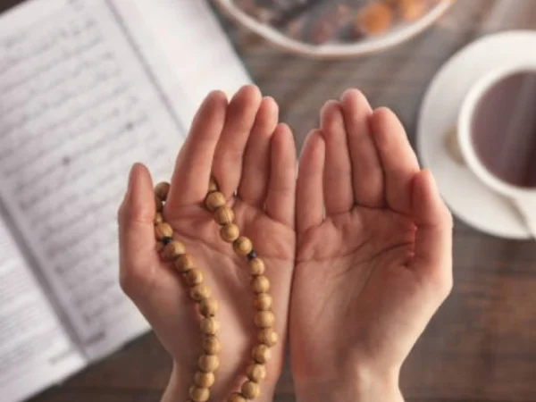 ILUSTRASI doa yang dilakukan di hari Arafah. (freepik)