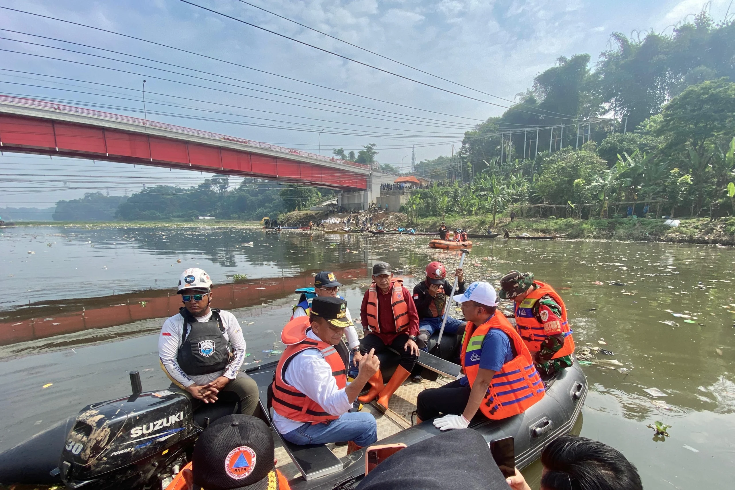 Tinjau BBS Batujajar, Sekda Herman Suryatman Berpesan Pembersihan Sampah di Kawasan Jembatan BBS Batujajar Harus Terus Dilanjutkan