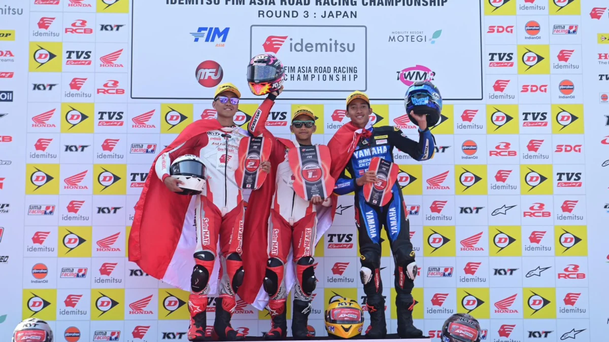 Tiga pembalap Astra Honda yang berhasil meraih podium tertinggi dalam ajang AARC 2024 di sirkuit Motegi Jepang.