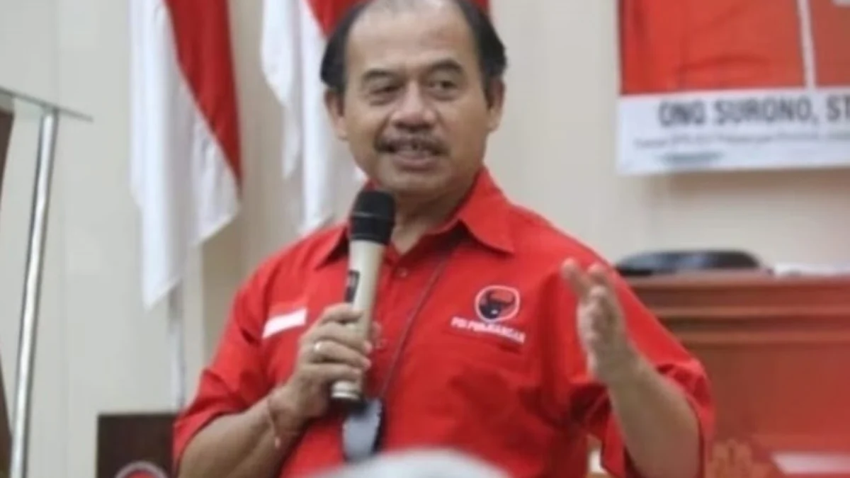 Sekretaris DPD PDI Perjuangan Jawa Barat Ketut Sustiawan saat memberikan keterangan mengenai rencana Rapat Kerja Daerah pada 26-27 Juni di Cirebon.