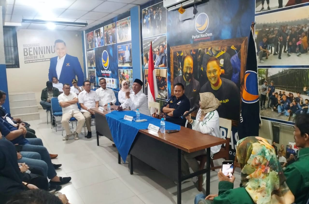 Jajaran elit Partai Gerindra dan PKB Kota Bogor saat melakukan safari politik ke kantor DPD Partai NasDem Kota Bogor. (Yudha Prananda / Jabar Ekspres)
