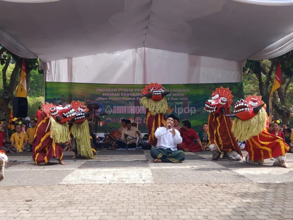Doc. Upaya Pelestarian Seni dan Budaya Lokal Cimahi dalam Pertunjukan Longser di Taman Plaza Pemkot Cimahi, Minggu (2/6/2024) (Mong)