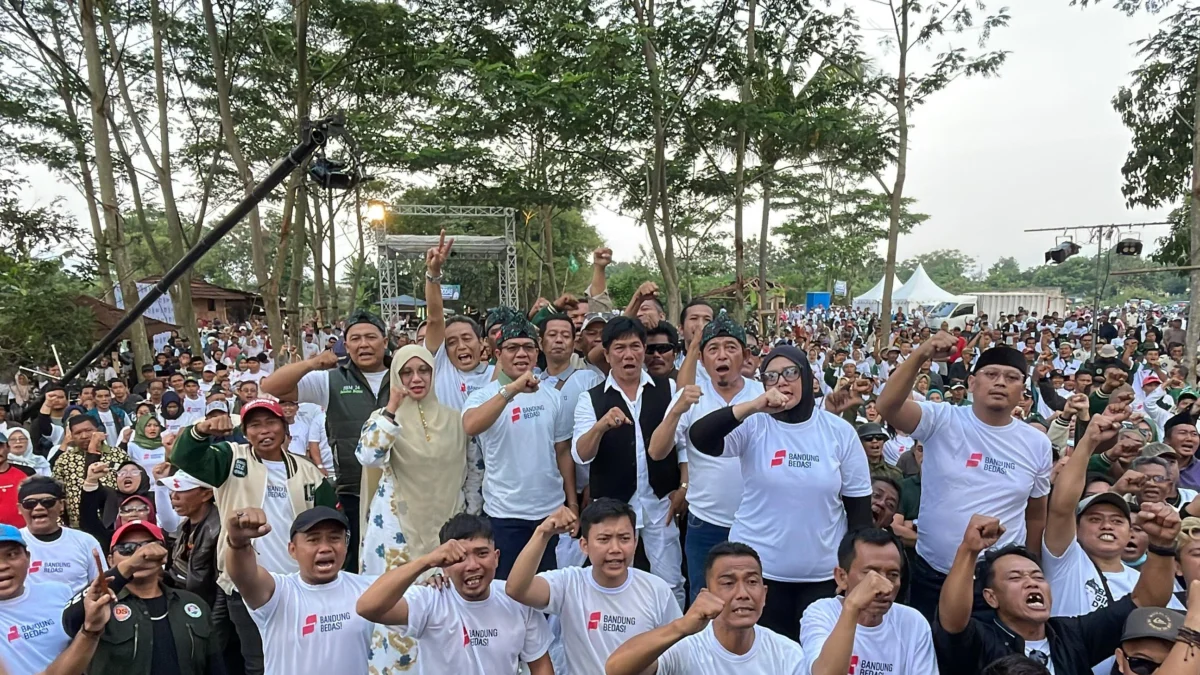 Bupati Bandung Dadang Supriatna saat menghadiri deklarasi relawan bedas di Lio yang berada di Desa Tegalluar, Kecamatan Bojongsoang, Kabupaten Bandung, Rabu (19/6/2024) sore. Foto Agi