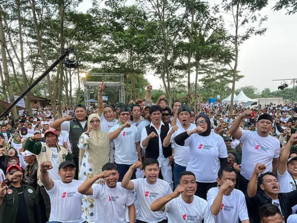 Bupati Bandung Dadang Supriatna saat menghadiri deklarasi relawan bedas di Lio yang berada di Desa Tegalluar, Kecamatan Bojongsoang, Kabupaten Bandung, Rabu (19/6/2024) sore. Foto Agi