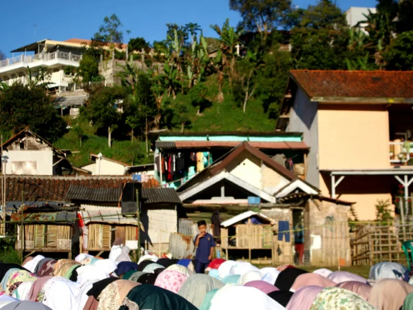 PRASEJAHTERA : Kampung Babakan Ampera, Jayagiri, Kecamatan Lembang.(son)