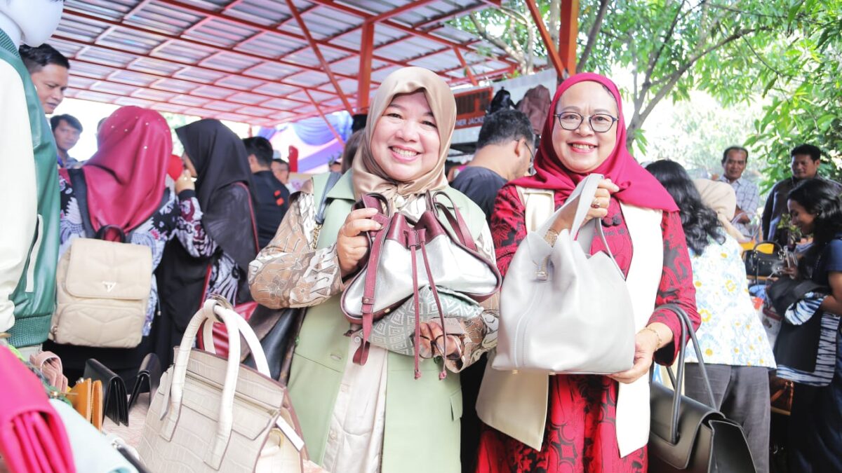 Keberadaan sentra kerajinan kulit di Kabupaten Garut menjadi perhatian anggota DPRD Komisi II DPRD Jabar Rita Sari Puspita.