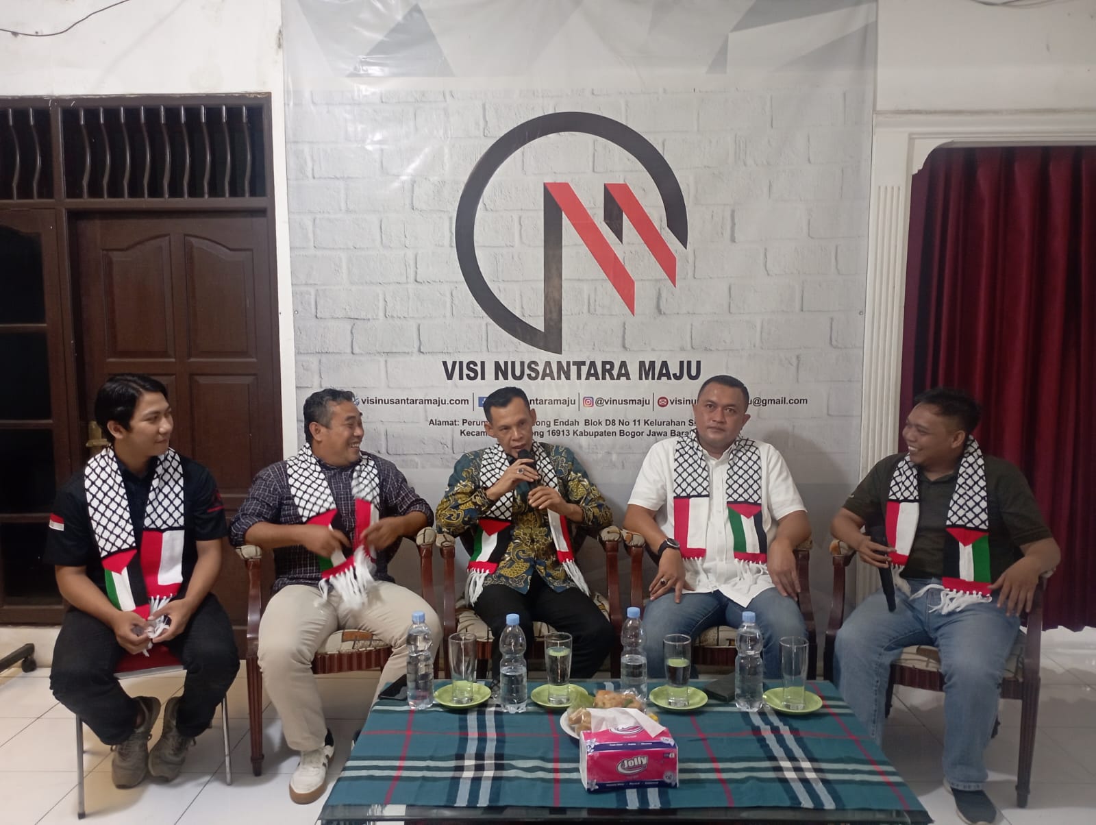 Diskusi Calon Bupati Bogor di LS Vinus Nusantara Maju. FOTO : Sandika Fadilah /Jabarekspres.com