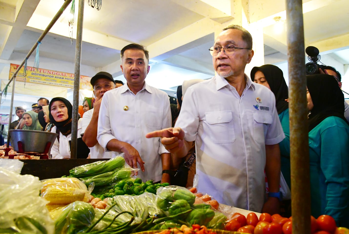 Penjabat Gubernur - Menteri Perdagangan Cek Harga di Pasar Tagog Padalarang