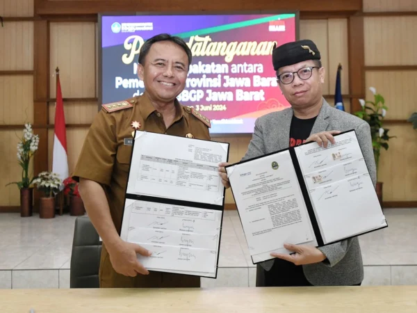 Sekda Jawa Barat Herman Suryatman menghadiri Penandatangan Kerja Sama antara Pemprov Jabar dengan Balai Besar Guru Penggerak (BBGP) terkait peningkatan kompetensi guru di Jabar di kantor BBGP, Kota Bandung, Senin (3/6/2024).(Foto: Rizal Fs/Biro Adpim Jabar)