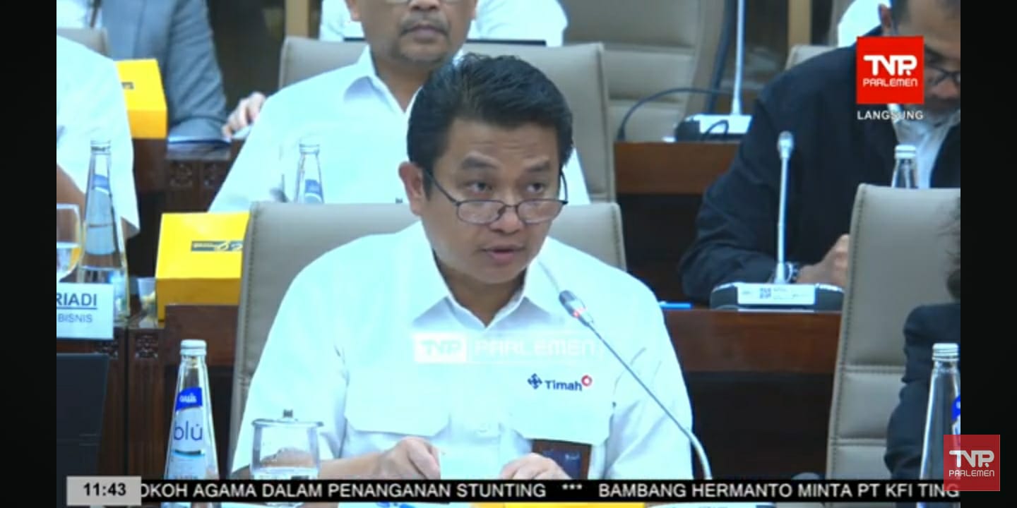 Direktur Utama PT Timah Ahmad Dani Virsal memaparkan kinerja perusahaan sepanjang tahun 2023 pada RDP dengan Komisi VI DPR di Kompleks Parlemen, Senayan, Jakarta, Senin (3/6/2024). / Tangkapan Layar