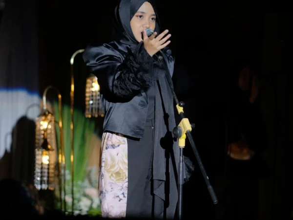Penampilan Hanin Dhiya. Foto : DPRD Kabupaten Bogor
