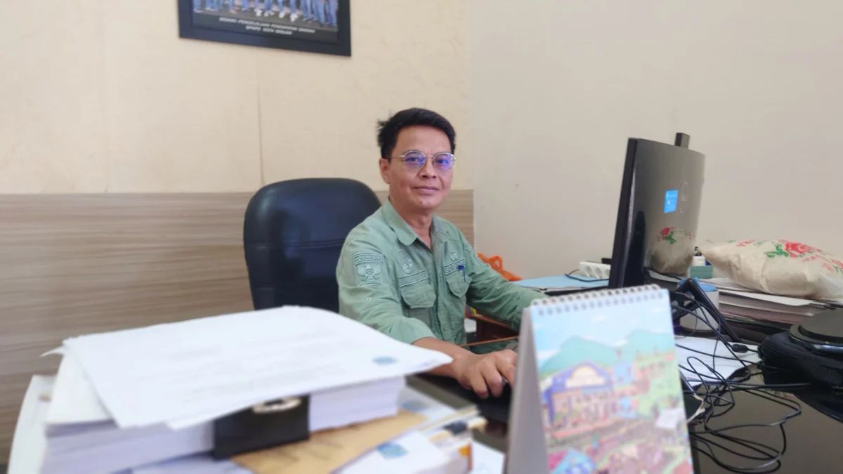 Kepala Bidang Pendapatan BPKPD Kota Banjar Jodi Kusmajadi saat ditemui di ruang kerjanya, Selasa 4 Juni 2024. (Cecep Herdi/Jabar Ekspres)