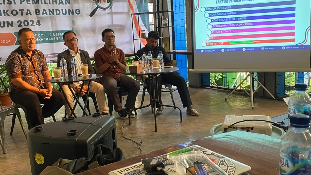 Diskusi bertajuk Pembentukan Poros Koalisi Pemilihan Wali Kota (Pilwakot) Bandung Tahun 2024 yang digelar Indonesian Politics Research & Consulting (IPRC) di kawasan Jalan Merdeka, Kota Bandung, Rabu (5/6).