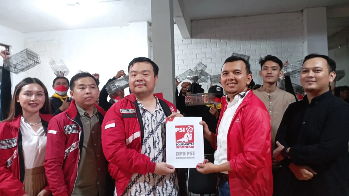 Dok. Ir. H. Juwanda atau Ajun saat daftar Cawalkot 2024 lewat penjaringan DPD PSI Kota Bandung. Rabu, (5/6). Foto. Sandi Nugraha.