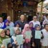 AHY Serahkan 25 Sertifikat Tanah Gratis Kepada Warga Kutawaringin Kabupaten Bandung