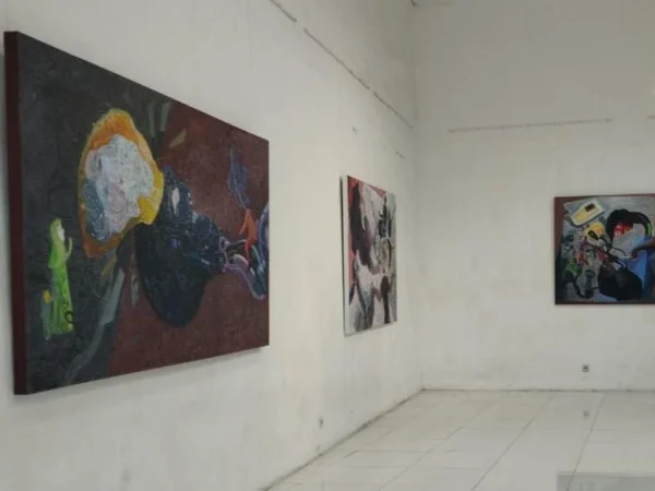 Sejumlah karya dalam pameran tunggal Ahmad Fauzi di Galeri Pusat Kebudayaan Jl. Naripan 9 Bandung.