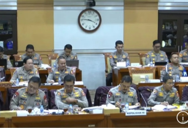 Sejumlah pejabat Polri menghadiri rapat kerja bersama Komisi III DPR RI di Kompleks Parlemen, Jakarta, Selasa (11/6/2024). Foto/ANTARA