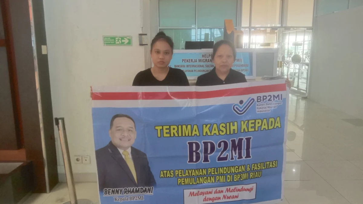 Dua TKW asal Jawa Barat bernama Nurlia (42) warga Kabupaten Bandung, serta Iis Soraya (31) warga Kabupaten Karawang telah dipulangkan dari Malaysia. (Istimewa)
