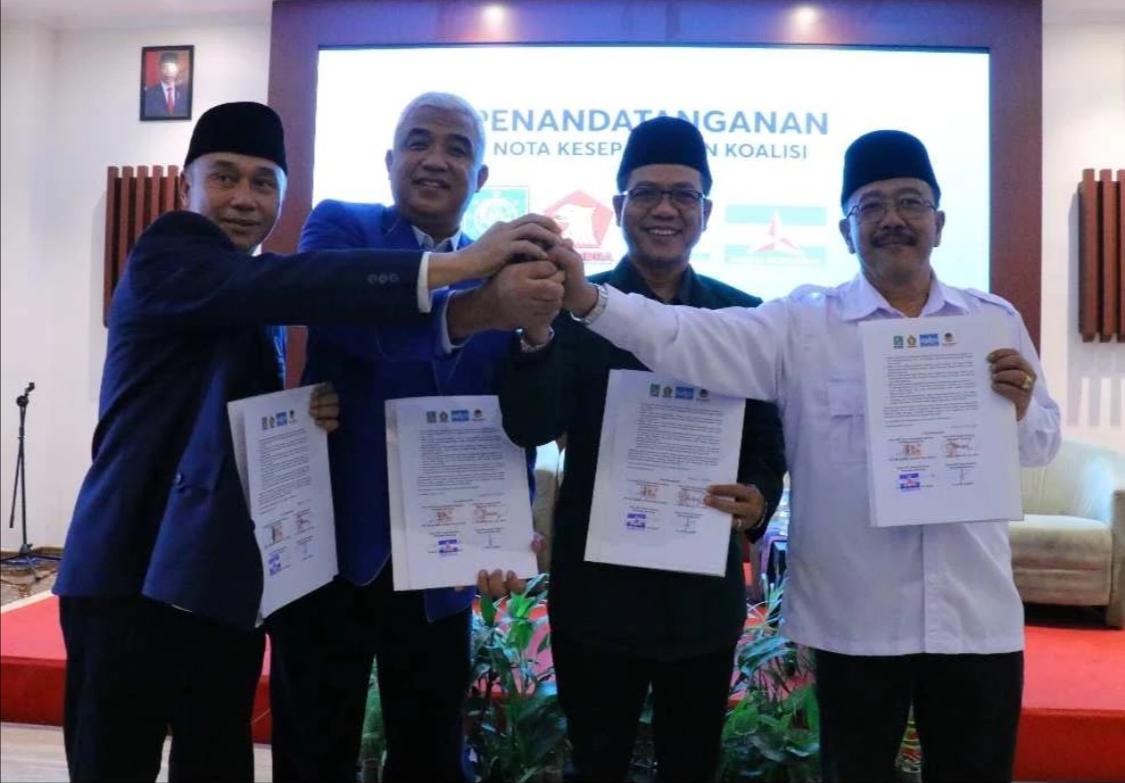 Empat partai yakni Nasdem, Demokrat, PKB dan Gerinda melakukan penandatanganan nota kesekapakatan koalisi untuk mengusung Dadang Supriatna dalam Pilkada 2024. Foto Istimewa