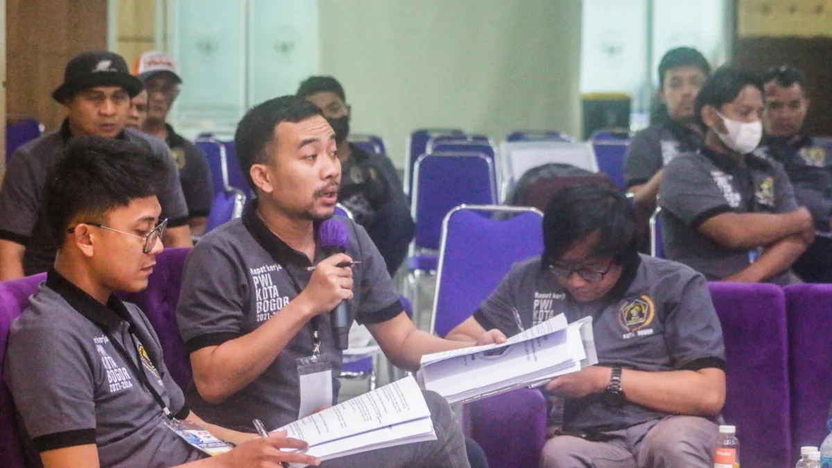Ketua Bidang Advokasi dan Hukum PWI Kota Bogor, M.A Murtadho bersama jajaran. (Yudha Prananda / Istimewa)