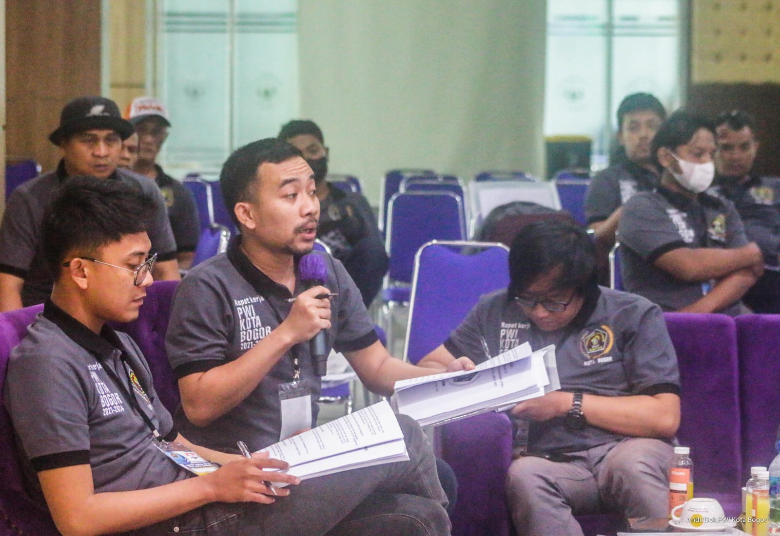 Ketua Bidang Advokasi dan Hukum PWI Kota Bogor, M.A Murtadho bersama jajaran. (Yudha Prananda / Istimewa)