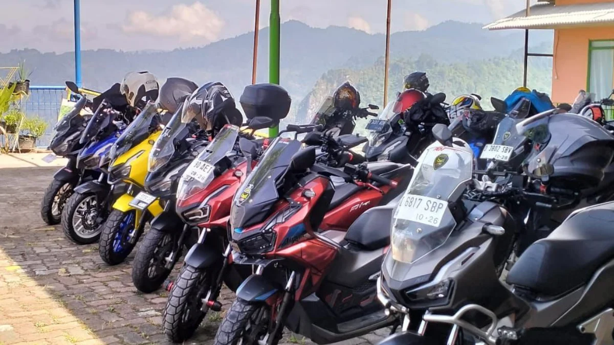 ADV Riders Bandung Gelar Satmori ke Pantai Sayang Heulang Garut