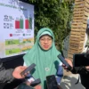 Kepala Dinas Pertanian Kabupaten Bandung Ningning Hendarsah saat ditemui awak media di Ciparay, Kabupaten Bandung, Jumat (21/6/2024). Foto Agi Jabar Ekspres