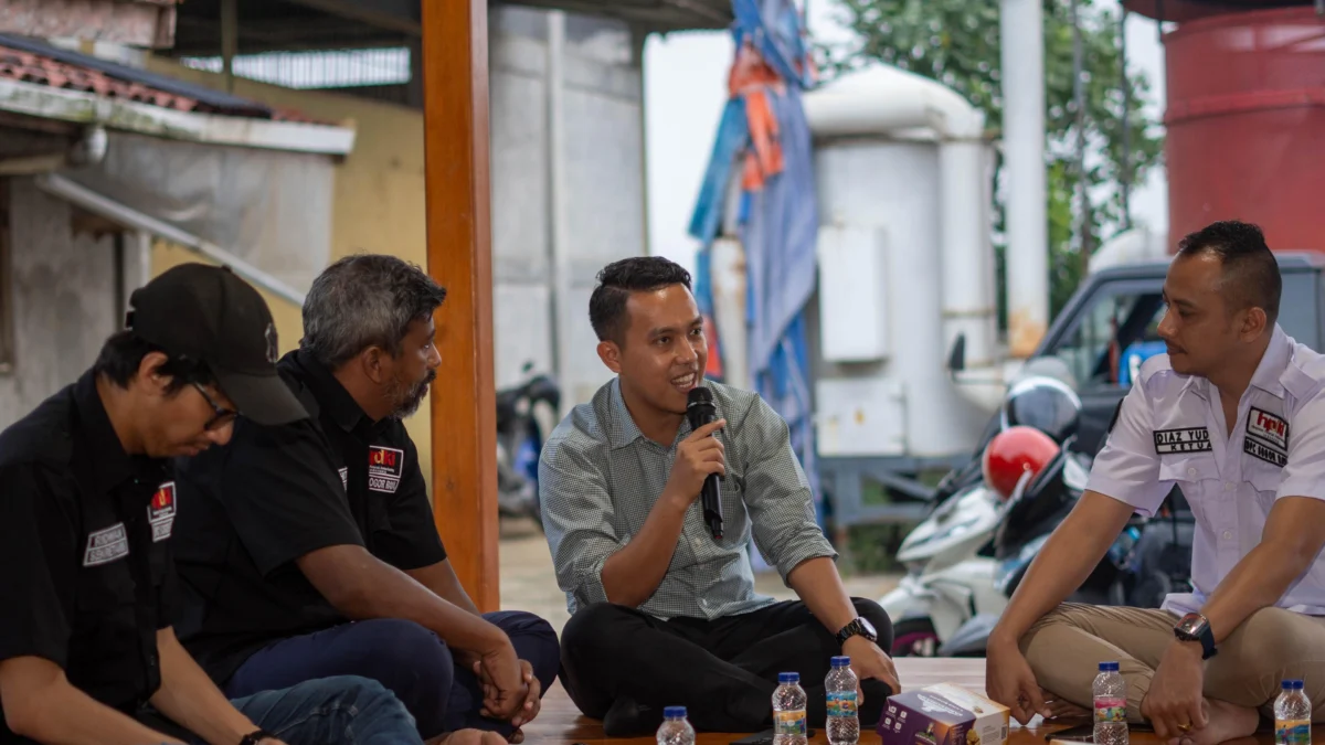 Bacawalkot Bogor, Sendi Fardiansyah saat berdiskusi bersama pengurus HPDKI Bogor Raya. (Yudha Prananda / Jabar Ekspres)