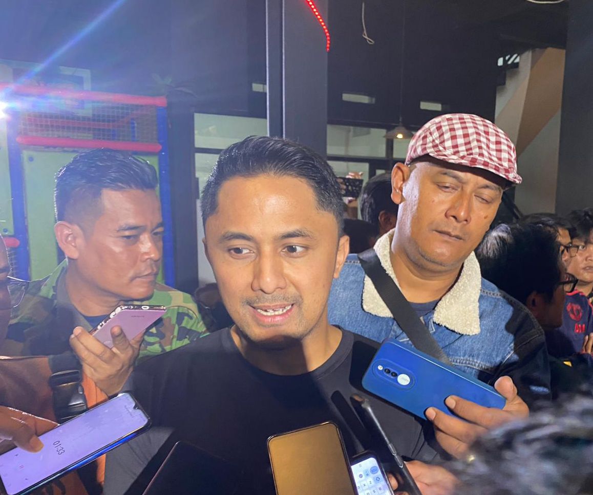 Calon Bupati Bandung Barat, Hengky Kurniawan saat ditemui di Padalarang, KBB. Minggu (23/6). Foto Jabar Ekspres/wit