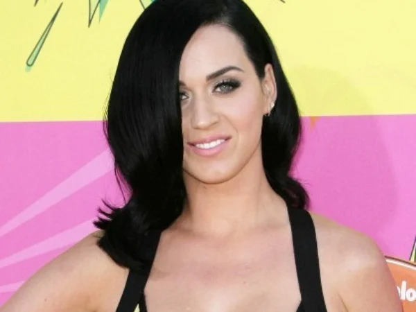 Katy Perry Kolaborasi Lagi dengan Dr. Luke untuk Album KP6, Penggemar Terbelah
