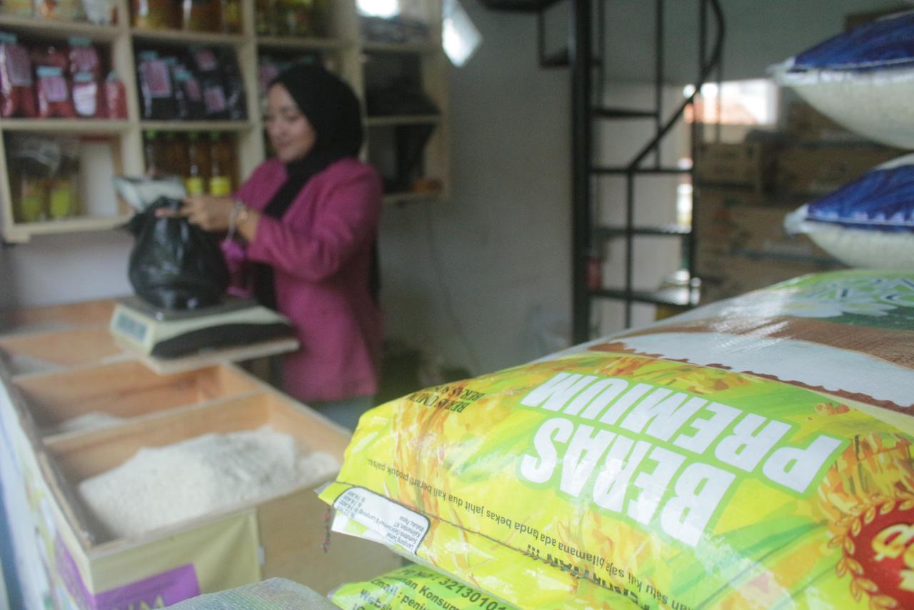 Ilustrasi pedagang beras di Pasar Kota Bandung (Pandu Muslim / JE)