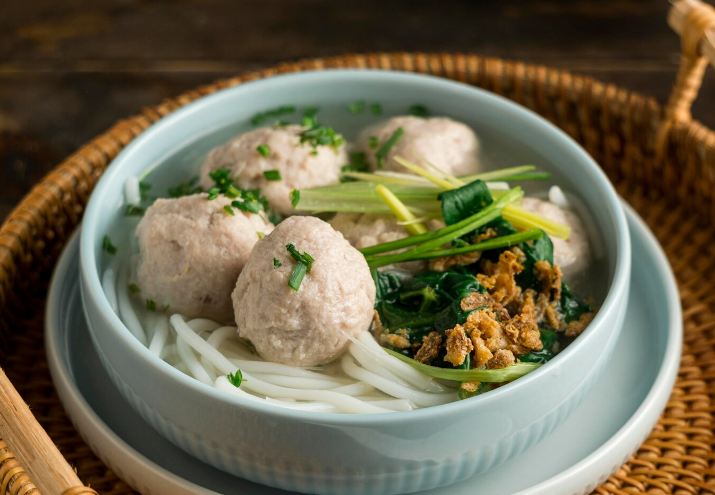 Resep Bakso yang Kenyal, Gurih, dan Lezat, Mudah Membuatnya di Rumah!