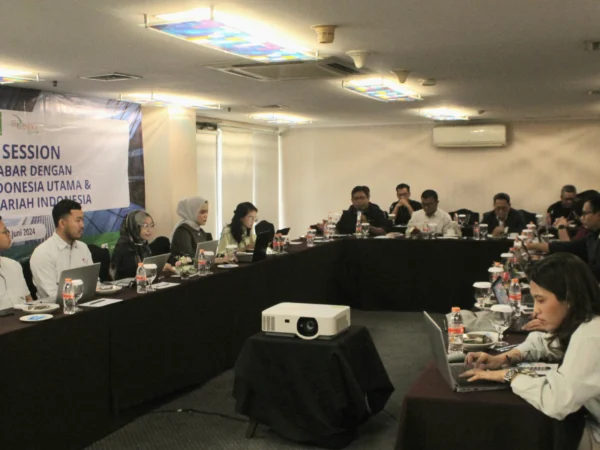 Sharing Session PT Jamkrida Jabar bersama PT Reasuransi Indonesia Utama dan PT Reasuransi Syariah Indonesia, di Kota Bandung, Senin (11/6).